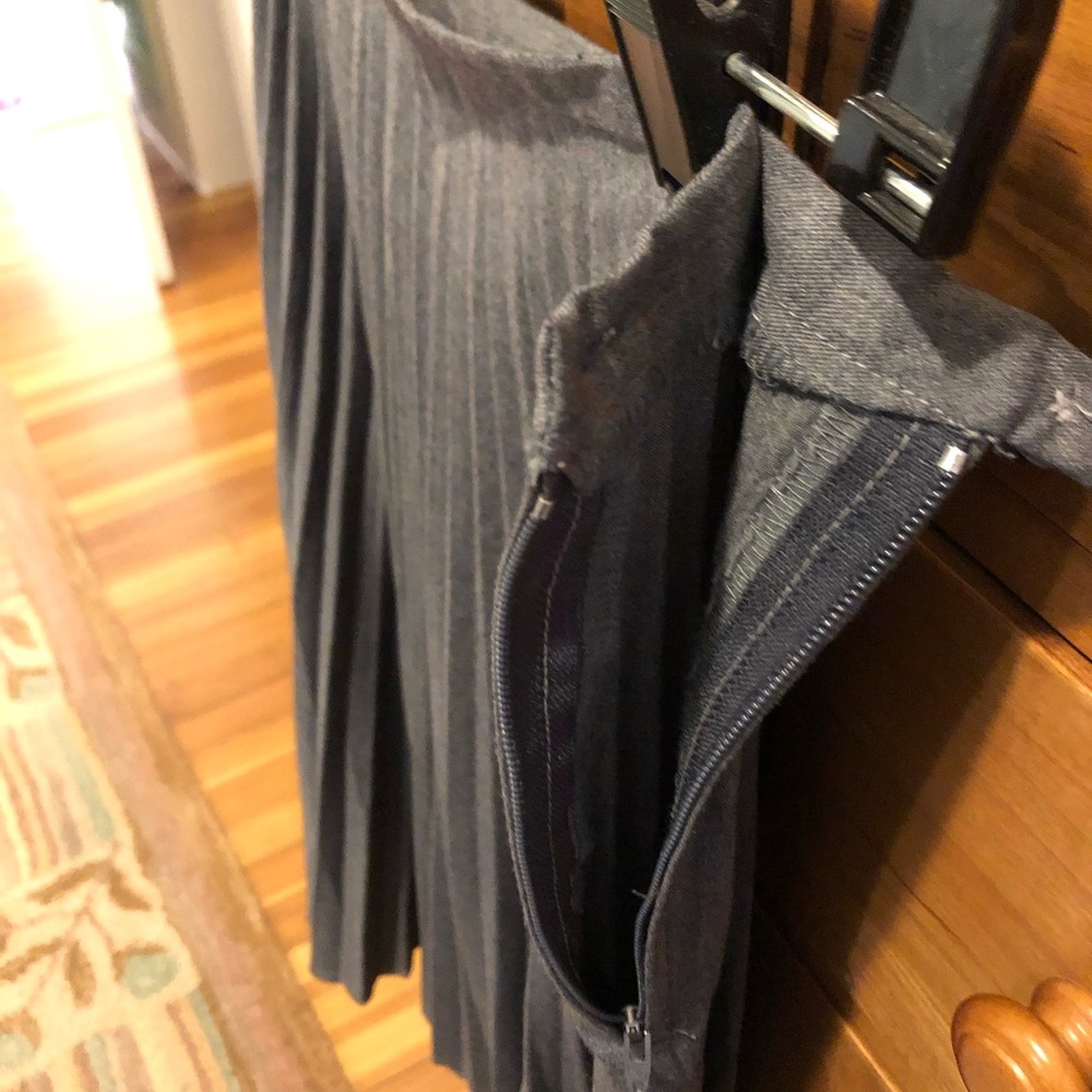 Evan-Picone Gray Pleated Skirt - Picture 2 of 5